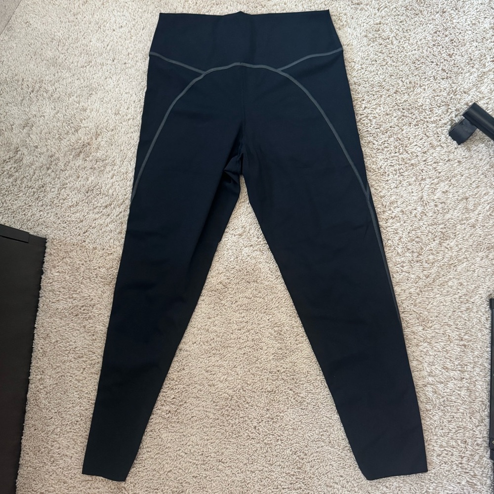 Aerie Offline 7/8 Length Leggings, size XL, white stitching